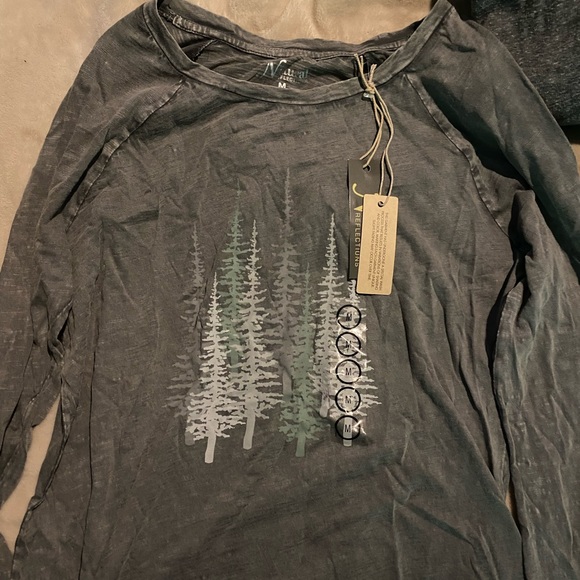 Long sleeve t shirt - Picture 1 of 1